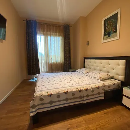 Apartment On Dragomirova Kyiv Exterior photo