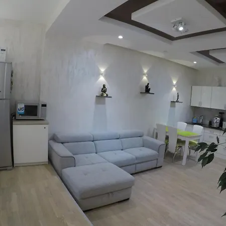 Apartment On Dragomirova Kyiv Exterior photo