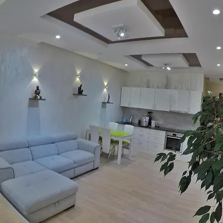 Apartment On Dragomirova Kyiv Exterior photo