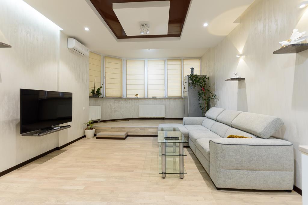 Apartment On Dragomirova *