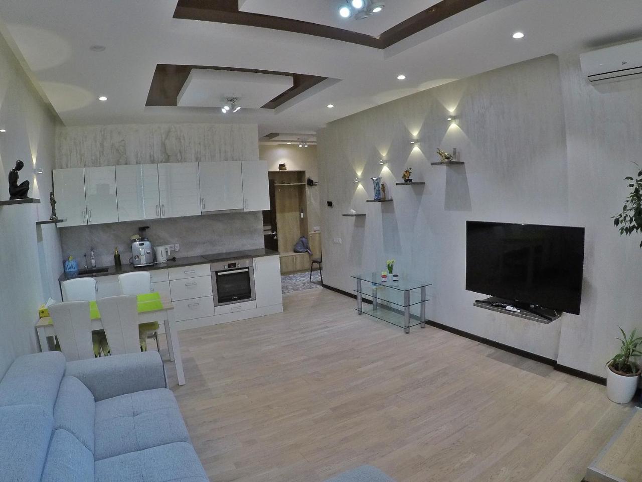 Apartment On Dragomirova Kyiv